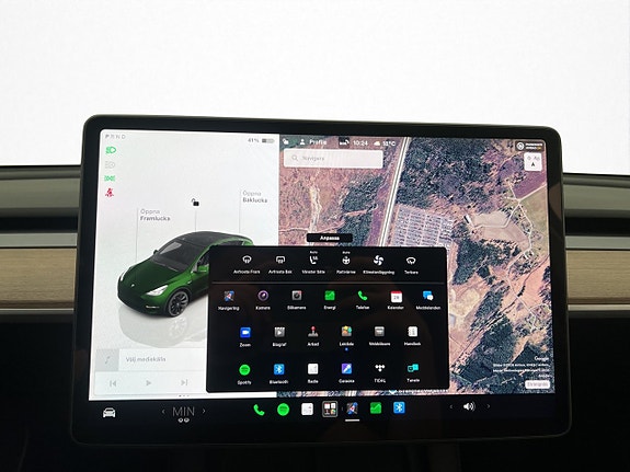 Tesla Model Y 20 of 30