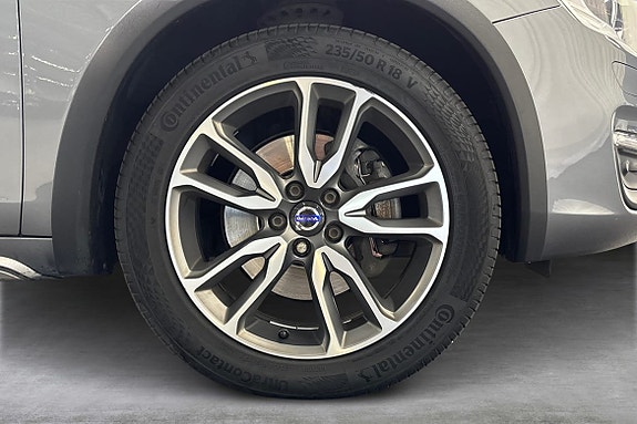 Volvo V60 Cross Country 18 of 23