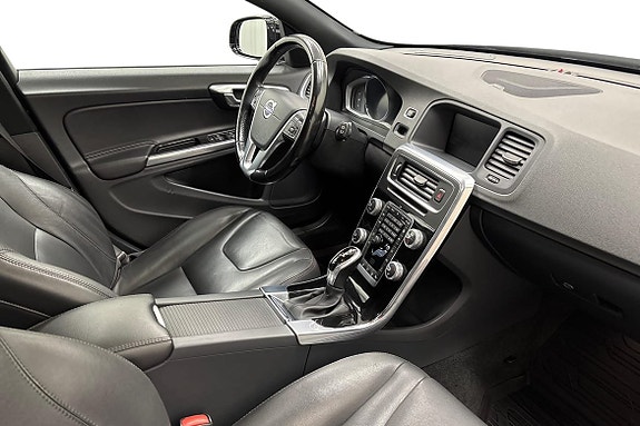 Volvo V60 Cross Country 10 of 23