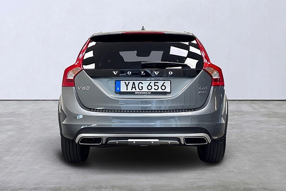 Volvo V60 Cross Country 4 of 23
