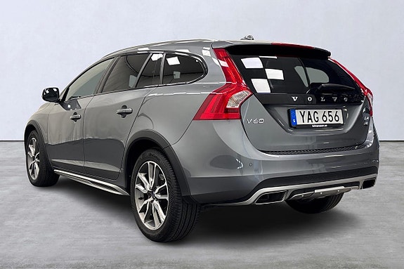 Volvo V60 Cross Country 3 of 23