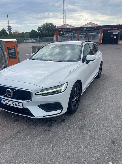 Volvo V60 2 of 14