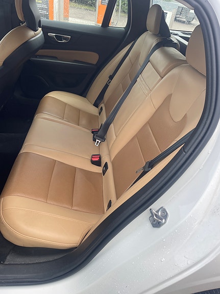 Volvo V60 7 of 14