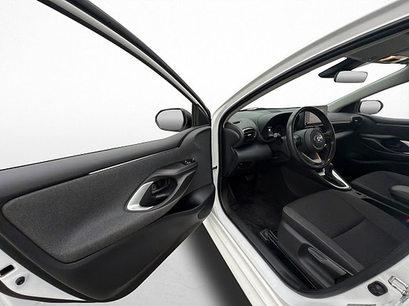 Toyota Yaris 10 of 30