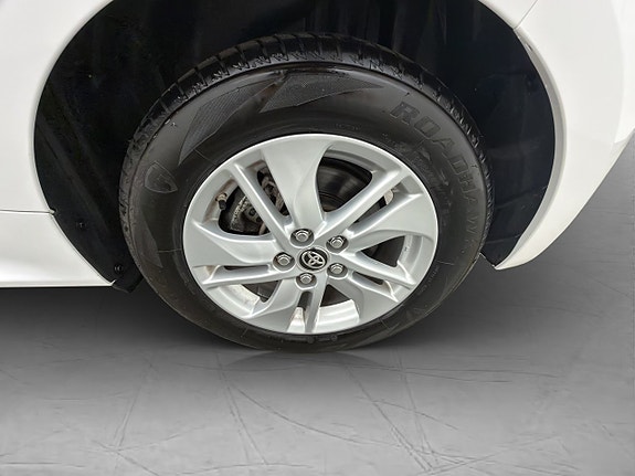 Toyota Yaris 30 of 30