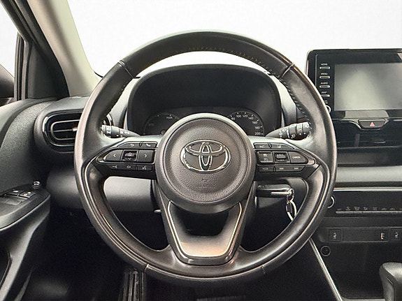 Toyota Yaris 13 of 30