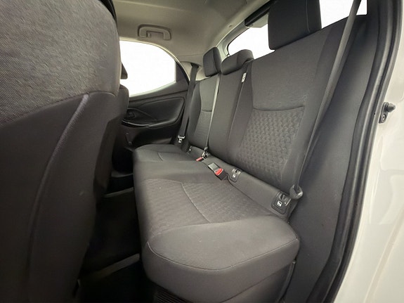 Toyota Yaris 27 of 30