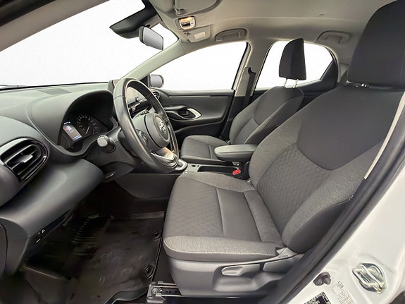 Toyota Yaris 11 of 30