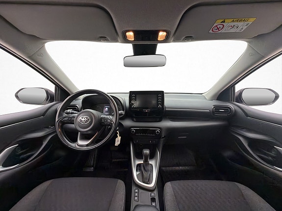 Toyota Yaris 12 of 30