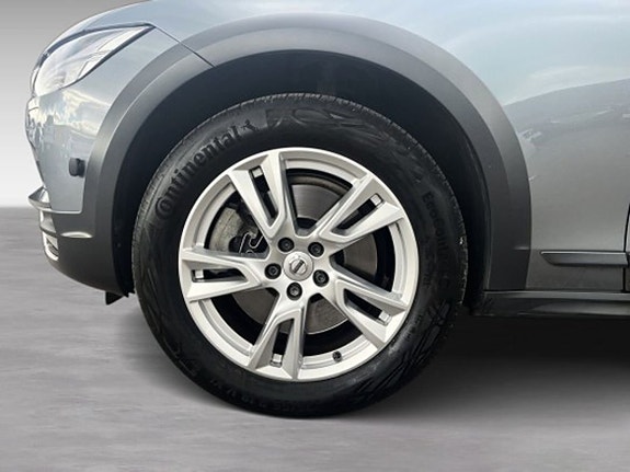 Volvo V90 Cross Country 8 of 20