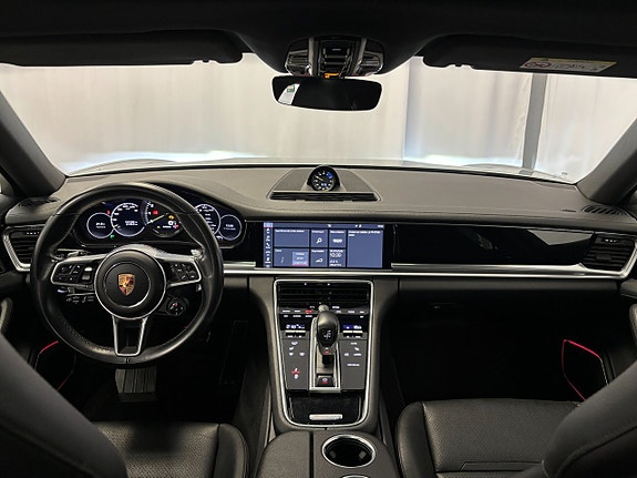 Porsche Panamera 4 13 of 16