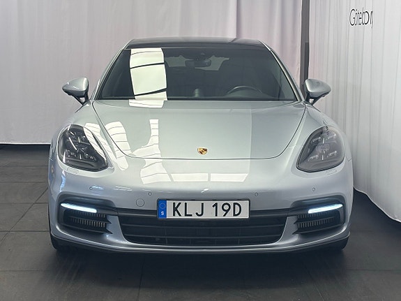 Porsche Panamera 4 3 of 16
