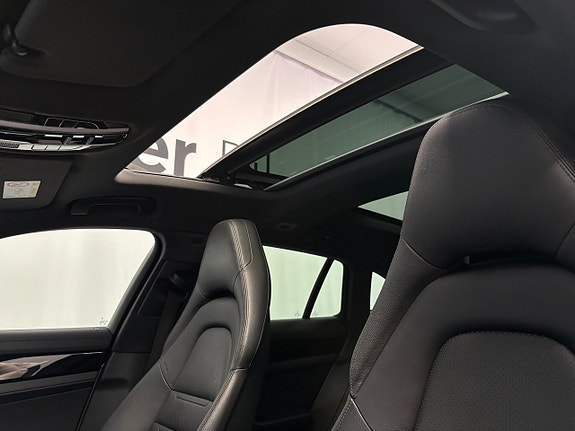 Porsche Panamera 4 10 of 16