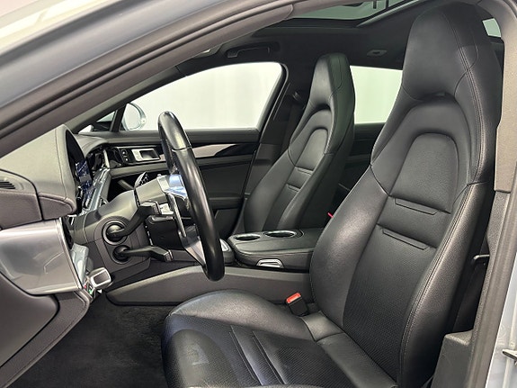 Porsche Panamera 4 9 of 16