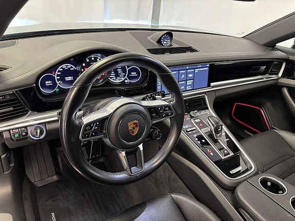 Porsche Panamera 4 12 of 16