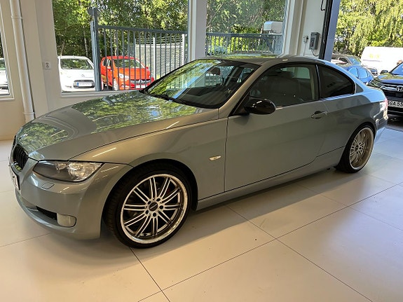 BMW 325i 2 of 7