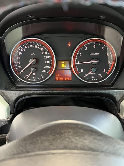 BMW 325i 6 of 7