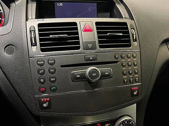 Mercedes-Benz C180 17 of 23