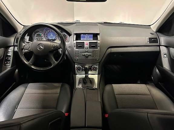 Mercedes-Benz C180 9 of 23