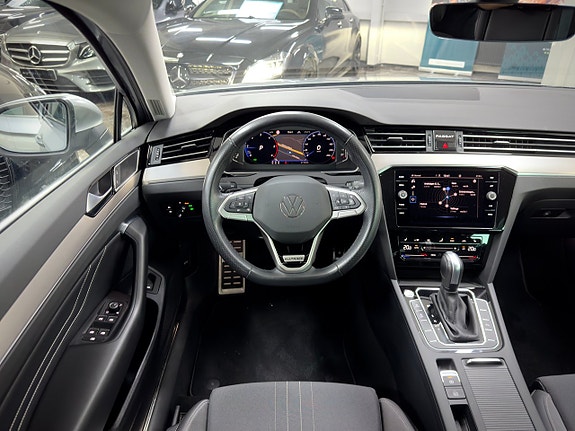 Volkswagen Passat Alltrack 16 of 21