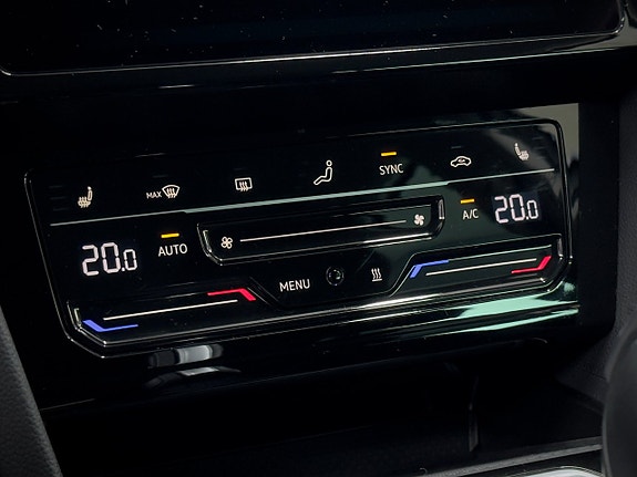 Volkswagen Passat Alltrack 19 of 21