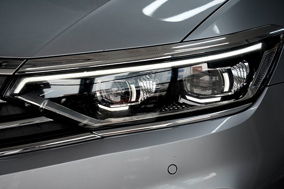 Volkswagen Passat Alltrack 8 of 21