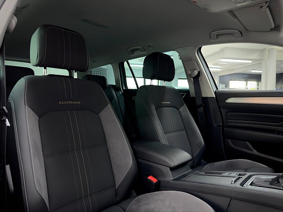 Volkswagen Passat Alltrack 10 of 21