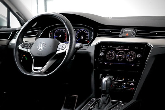Volkswagen Passat Alltrack 9 of 21