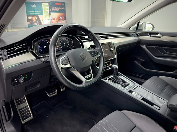 Volkswagen Passat Alltrack 17 of 21