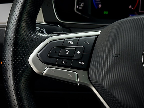 Volkswagen Passat Alltrack 13 of 21