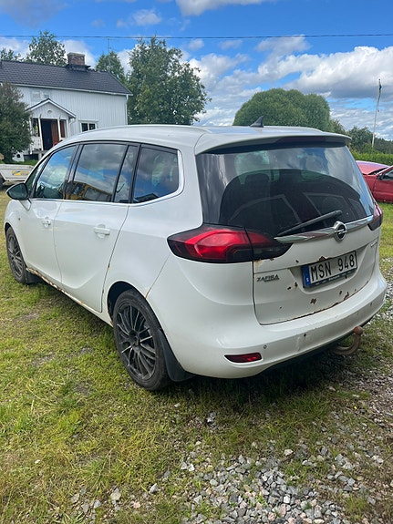 Opel Zafira Tourer 4 of 8