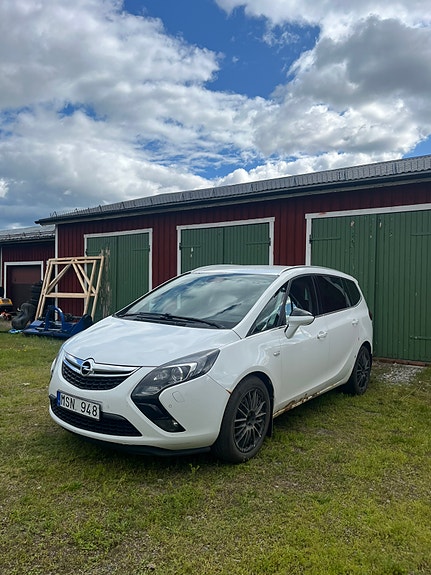 Opel Zafira Tourer 3 of 8