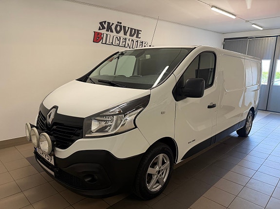 Renault Trafic 2 of 9