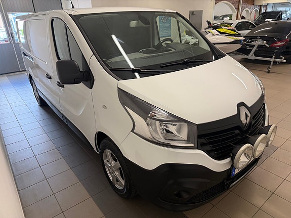 Renault Trafic 6 of 9