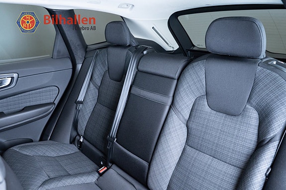 Volvo XC60 12 of 20