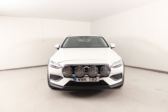Volvo V60 Cross Country 6 of 24