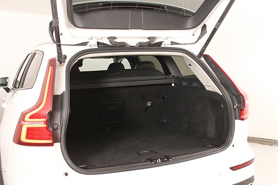 Volvo V60 Cross Country 23 of 24