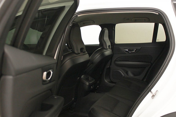 Volvo V60 Cross Country 21 of 24