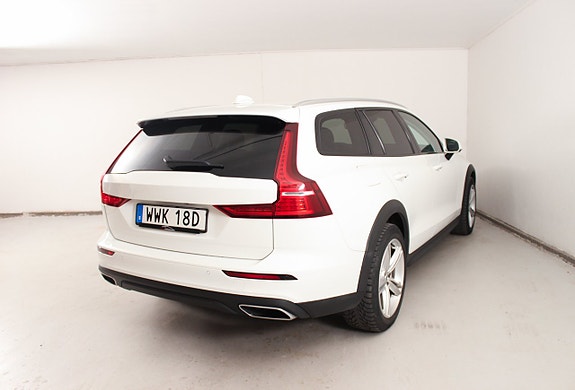 Volvo V60 Cross Country 12 of 24
