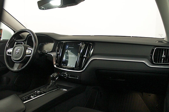 Volvo V60 Cross Country 18 of 24