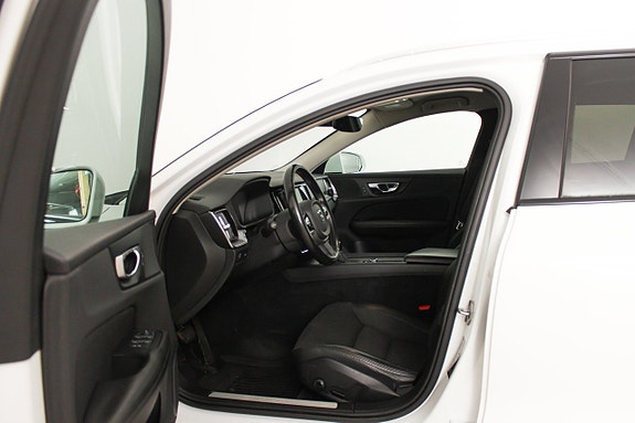 Volvo V60 Cross Country 14 of 24