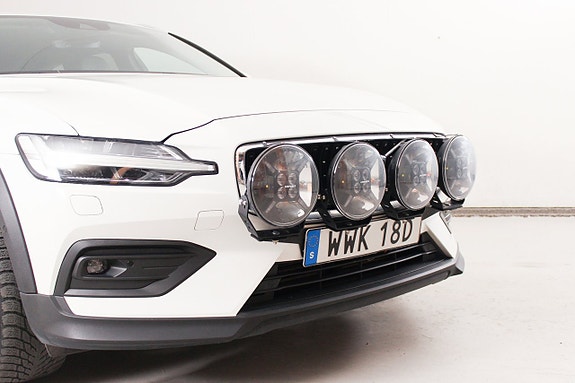 Volvo V60 Cross Country 5 of 24