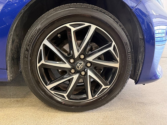 Toyota Yaris 11 of 23
