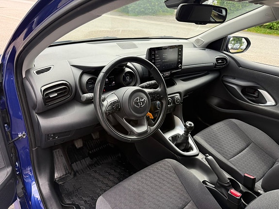 Toyota Yaris 8 of 23