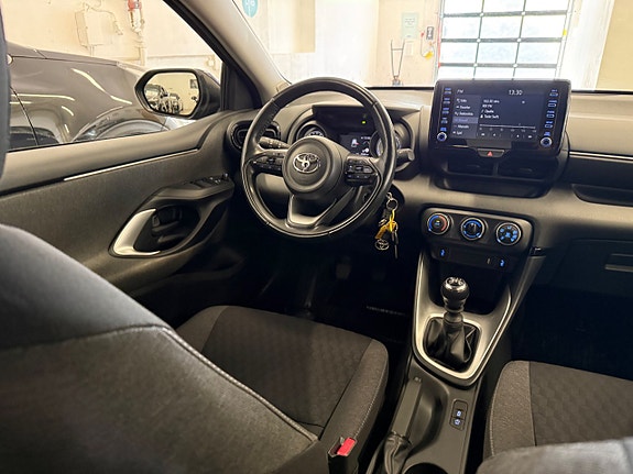 Toyota Yaris 19 of 23