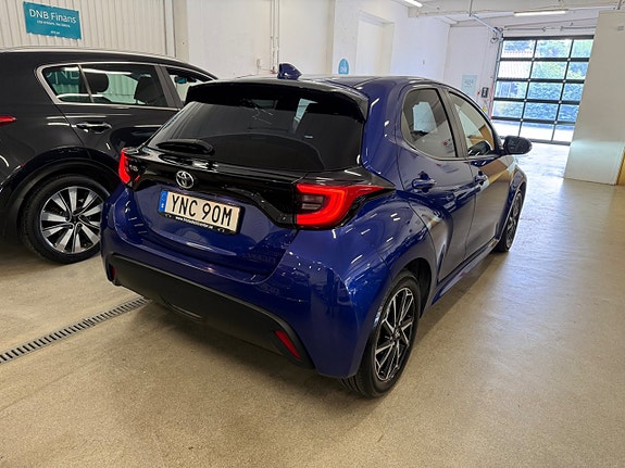 Toyota Yaris 15 of 23
