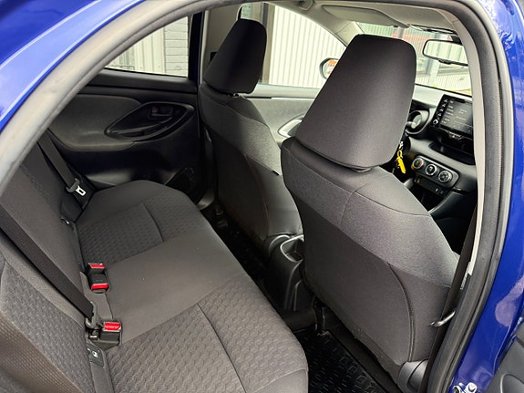 Toyota Yaris 6 of 23