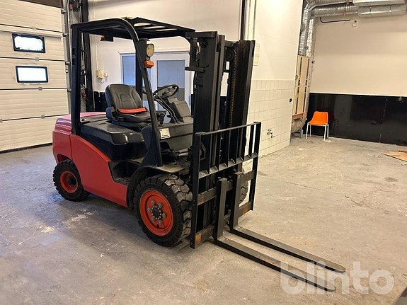Motviktstruck Diesel EP CPCD30T8 4 of 6