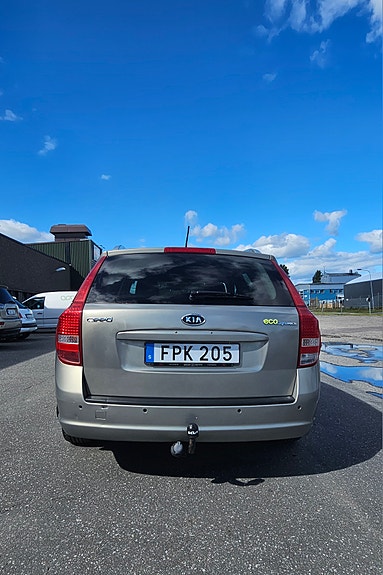 Kia Ceed 4 of 8