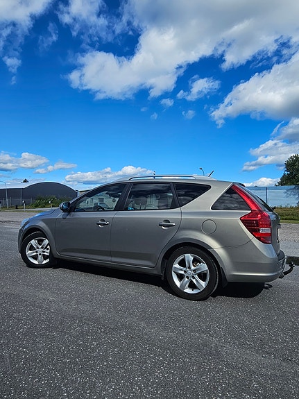 Kia Ceed 3 of 8
